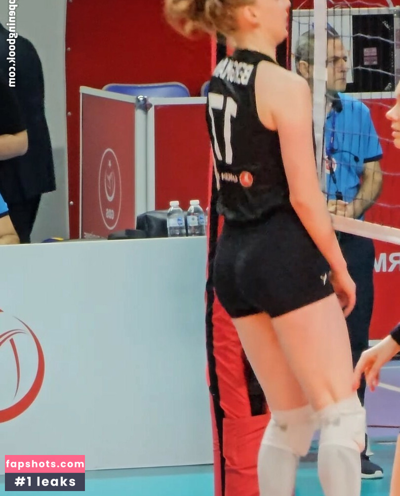 Julia Bergmann gallery photo #11