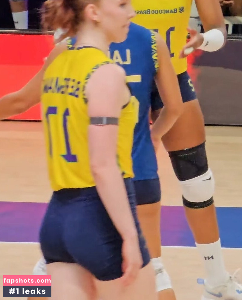 Julia Bergmann gallery photo #10