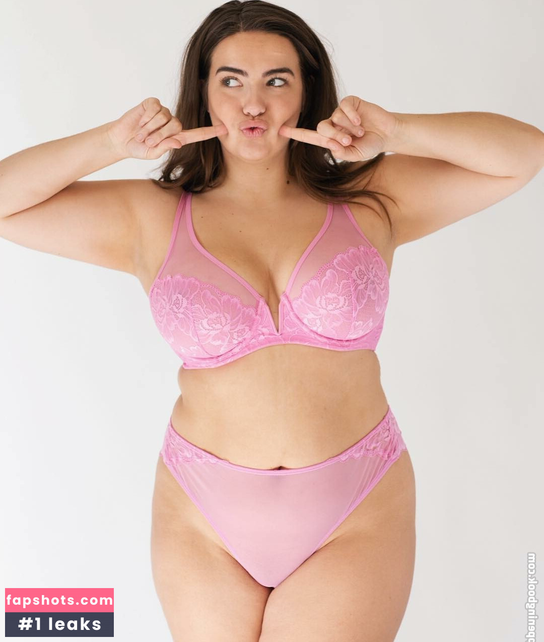 Julia Berit gallery photo #14