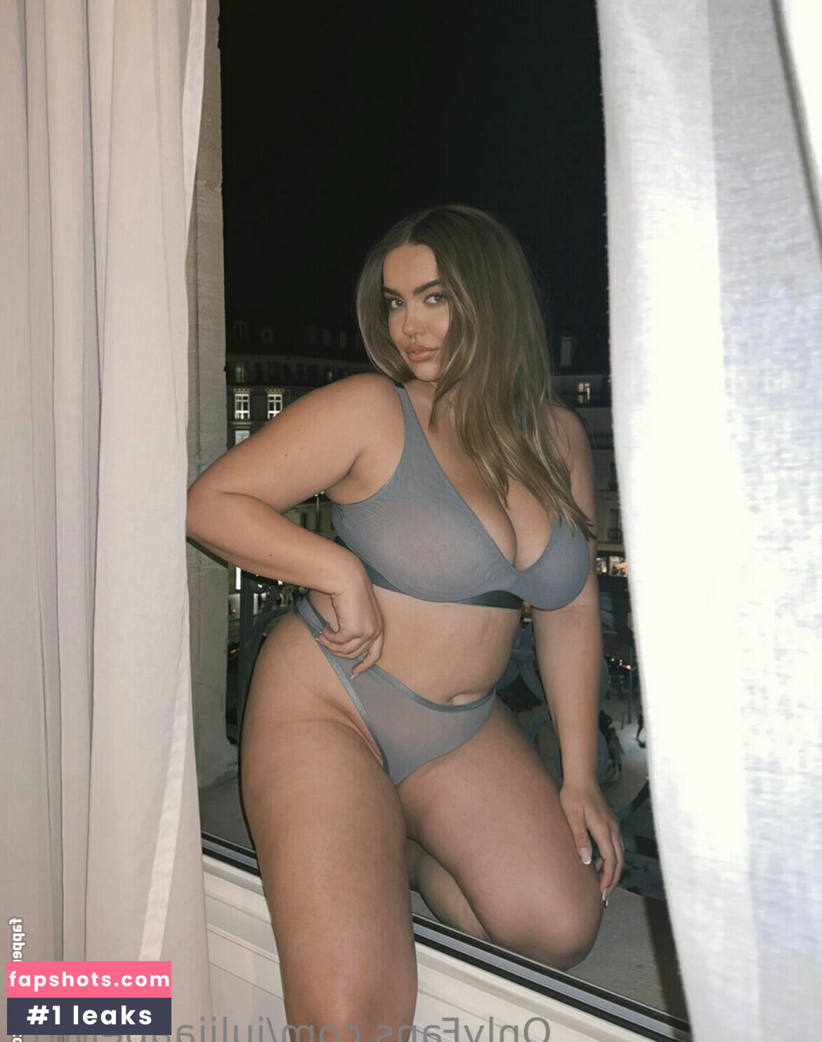 Julia Berit gallery photo #20