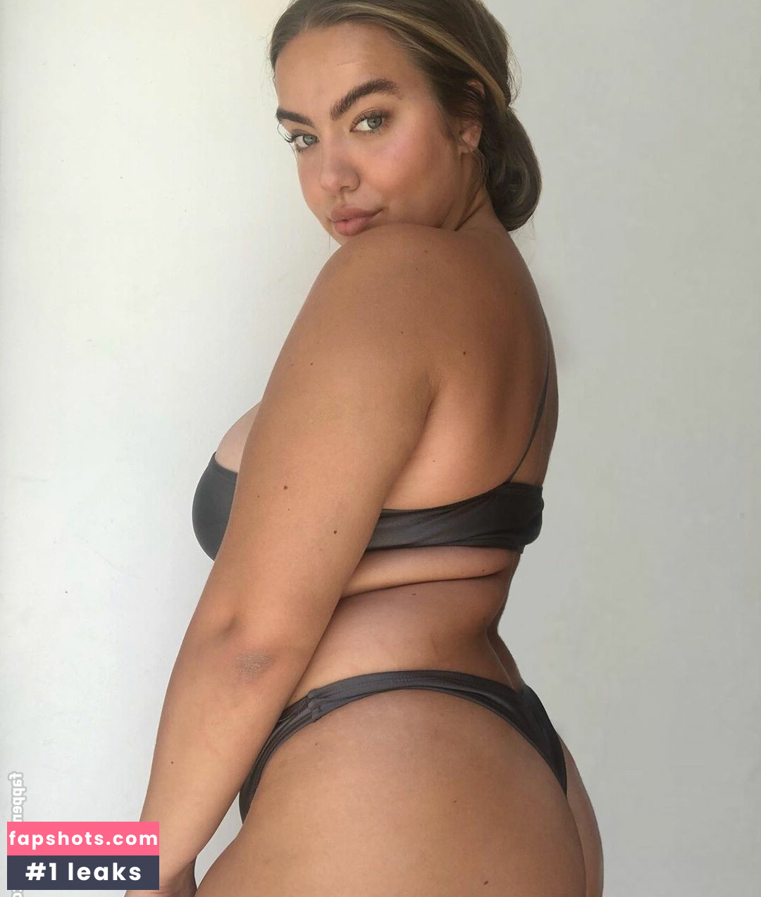 Julia Berit gallery photo #4