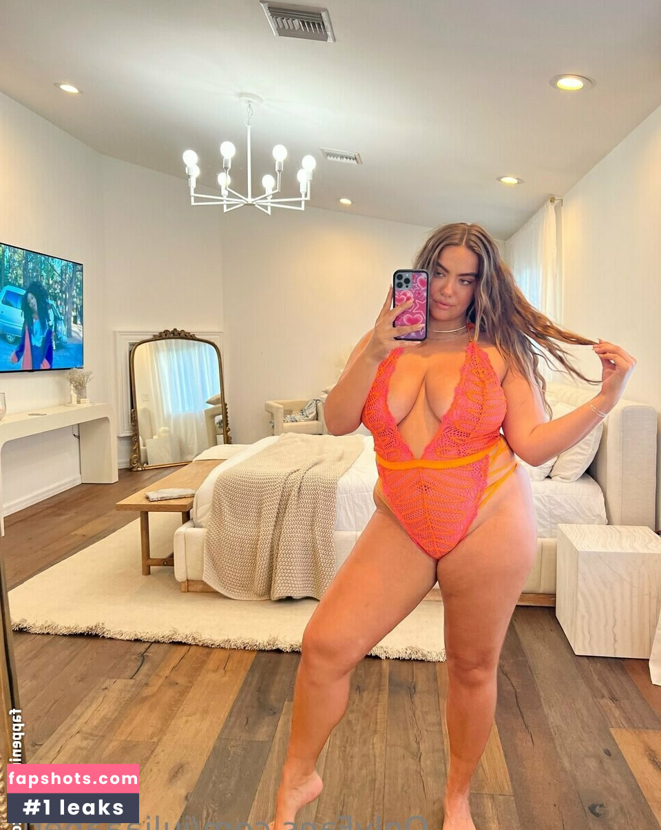 Julia Berit gallery photo #39