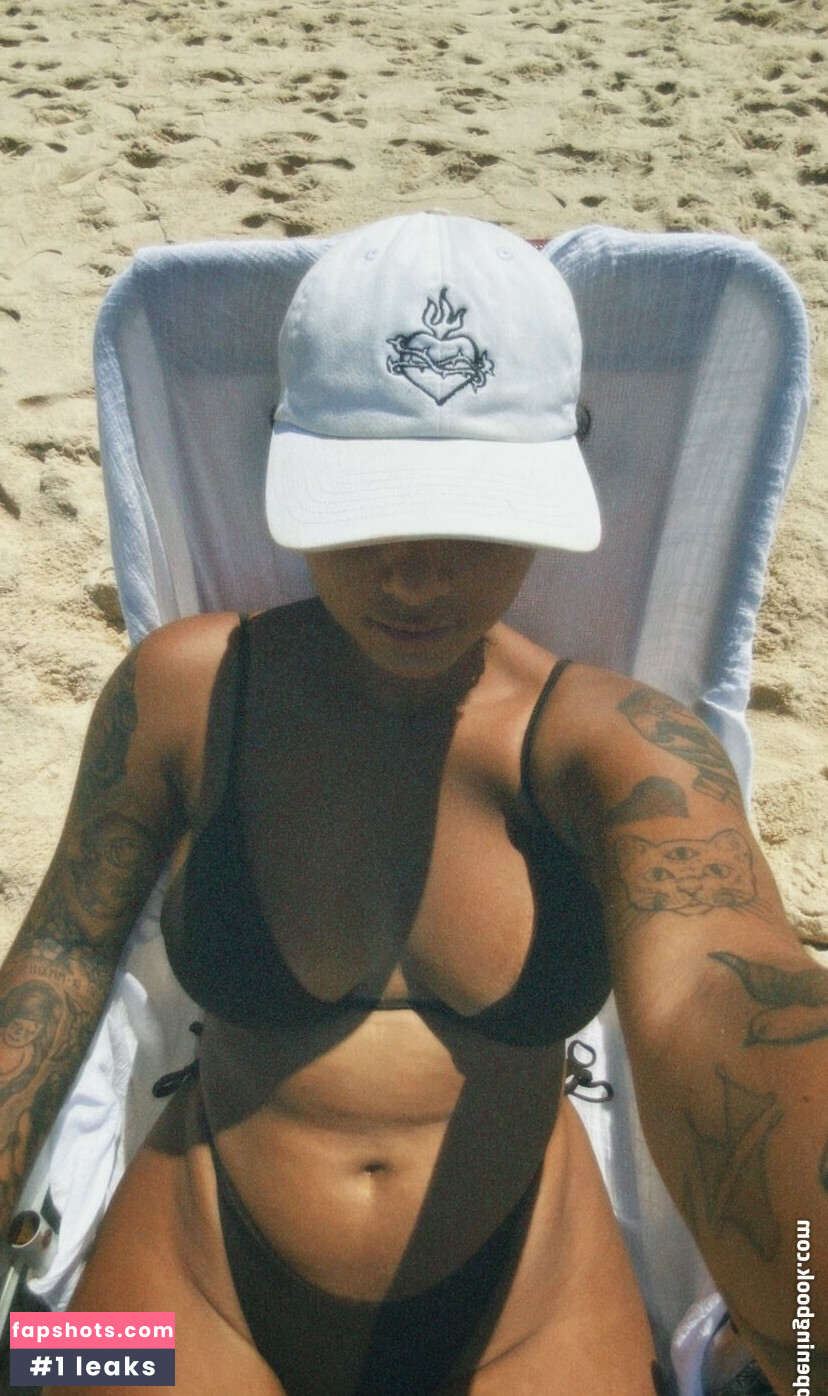 Julia Bhering gallery photo #15