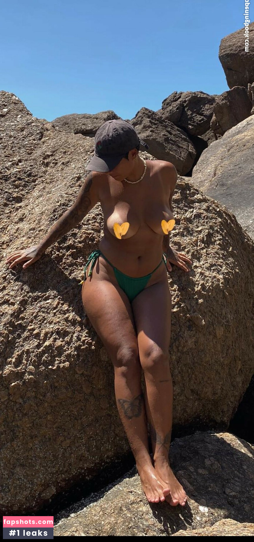 Julia Bhering gallery photo #20