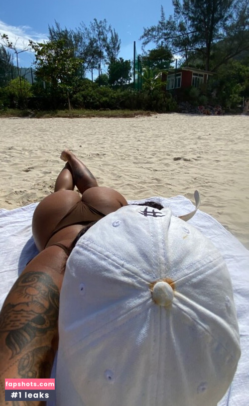 Julia Bhering gallery photo #2