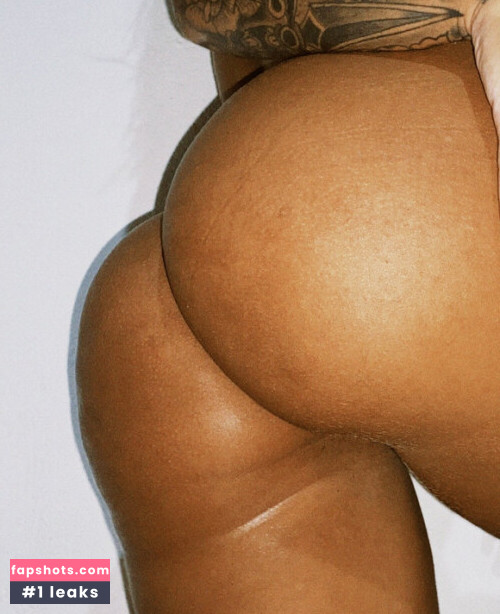 Julia Bhering gallery photo #19