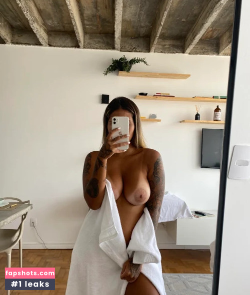 Julia Bhering gallery photo #57