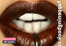 Julia Bond gallery photo #103