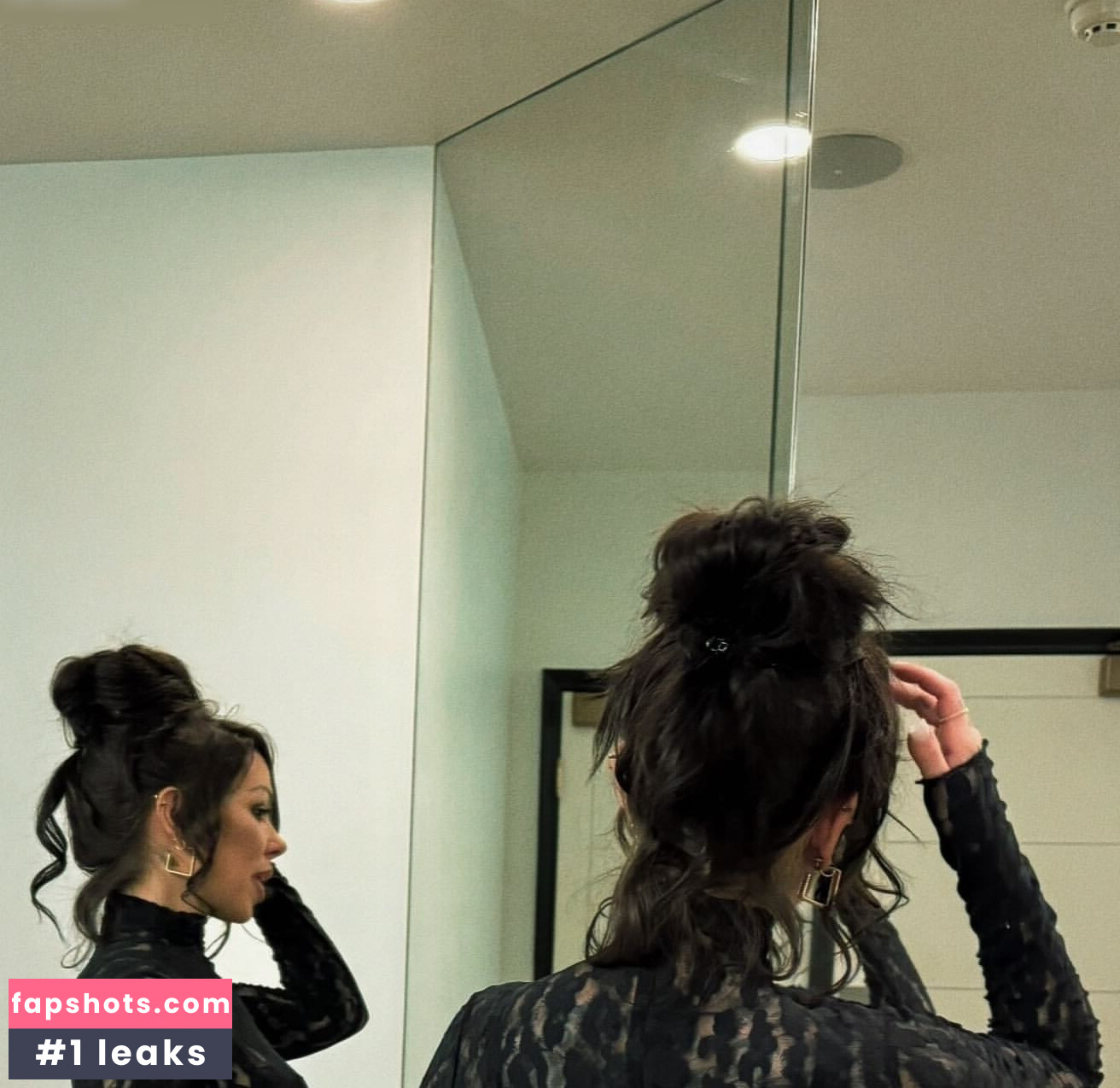 Julia Bond gallery photo #22