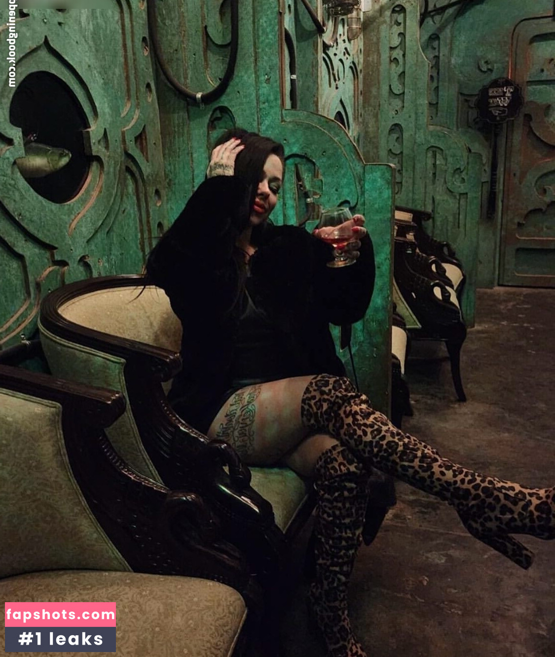 Julia Bond gallery photo #23