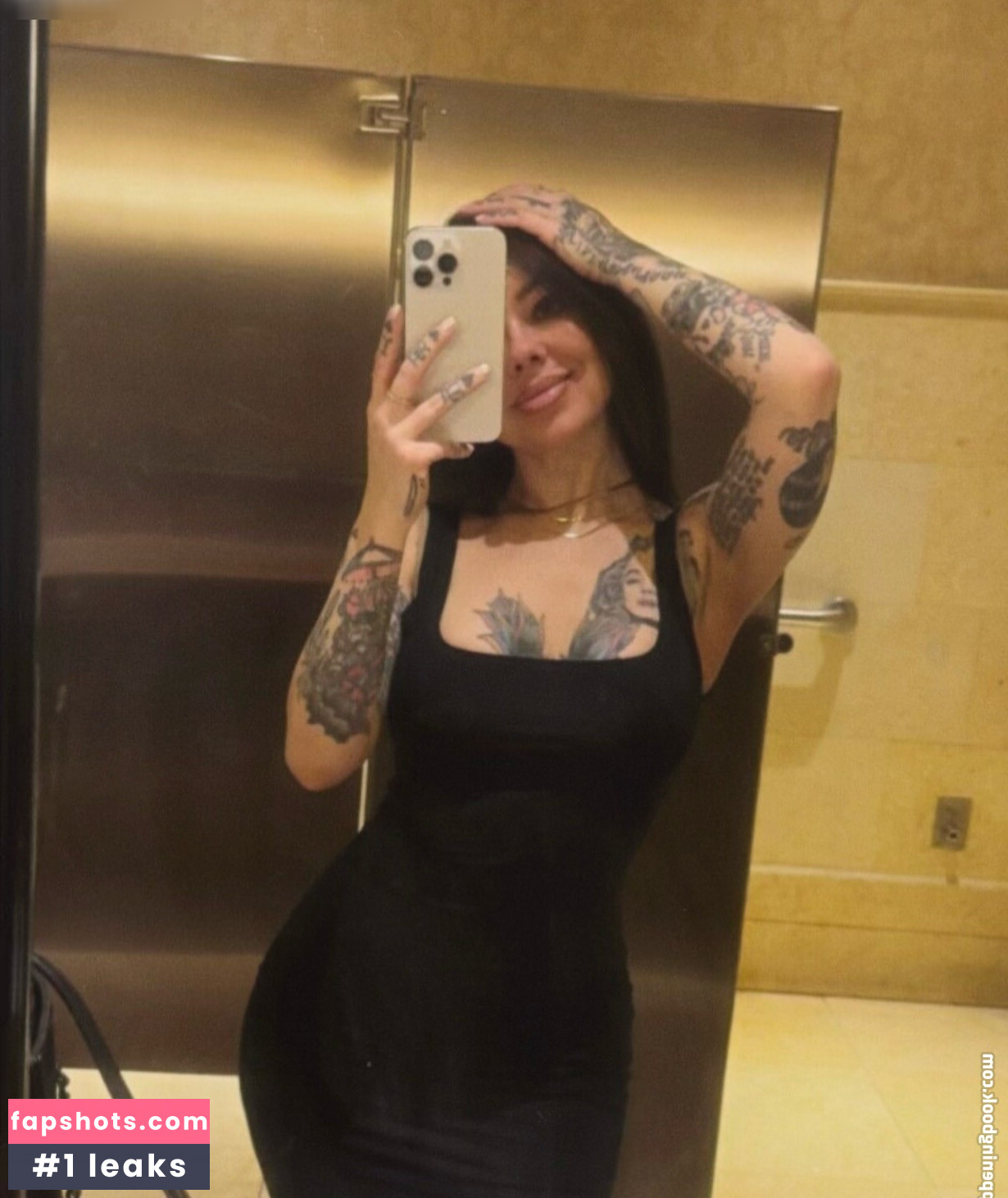 Julia Bond gallery photo #24