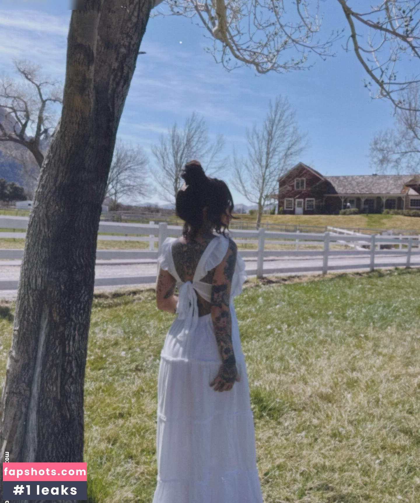 Julia Bond gallery photo #28