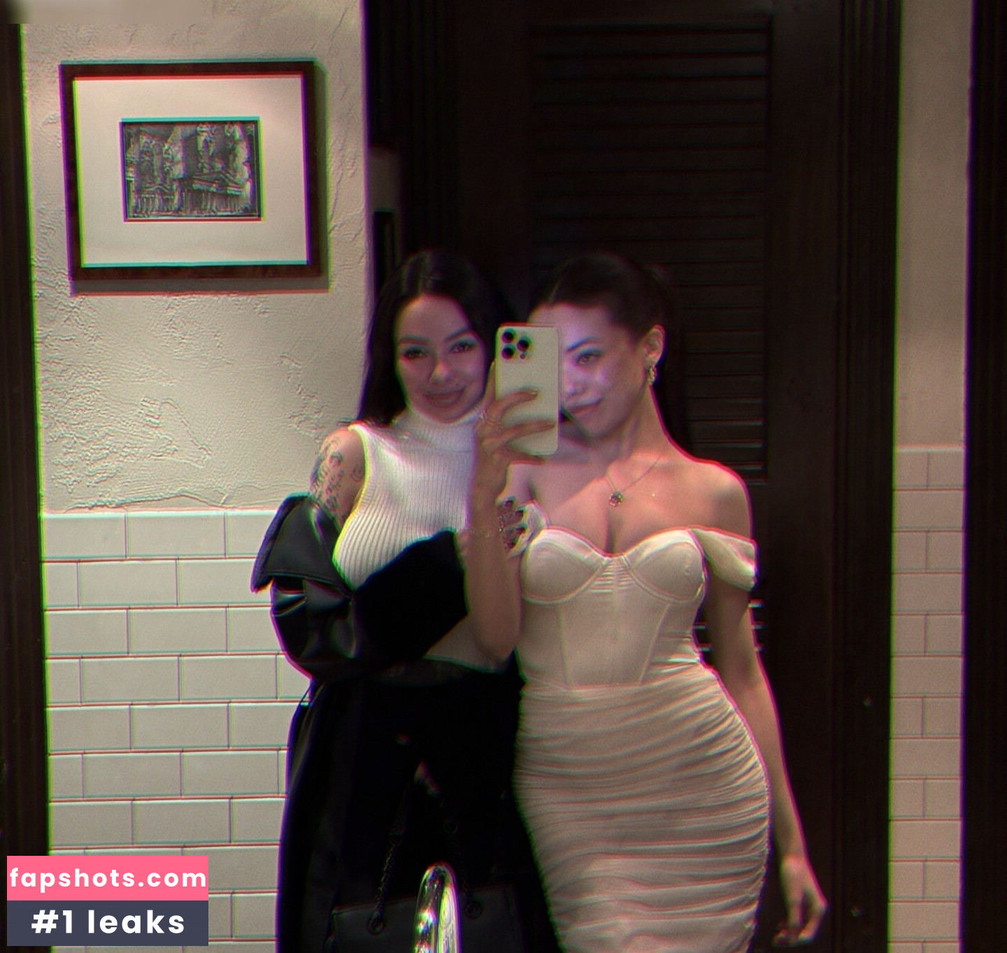 Julia Bond gallery photo #29