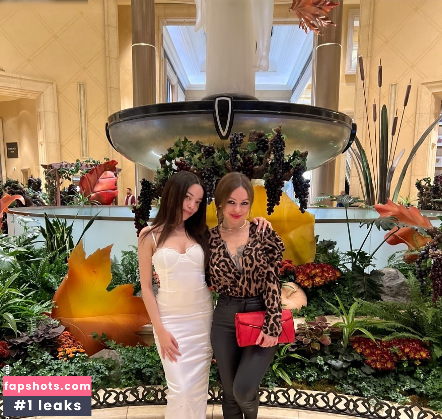 Julia Bond gallery photo #36