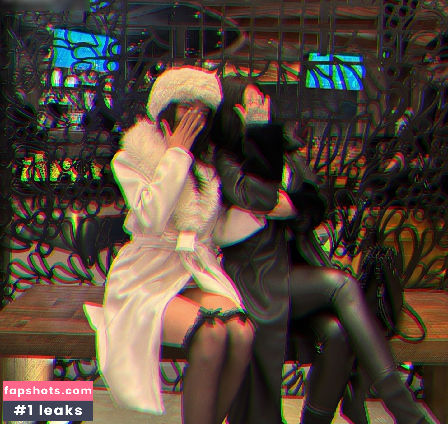 Julia Bond gallery photo #37