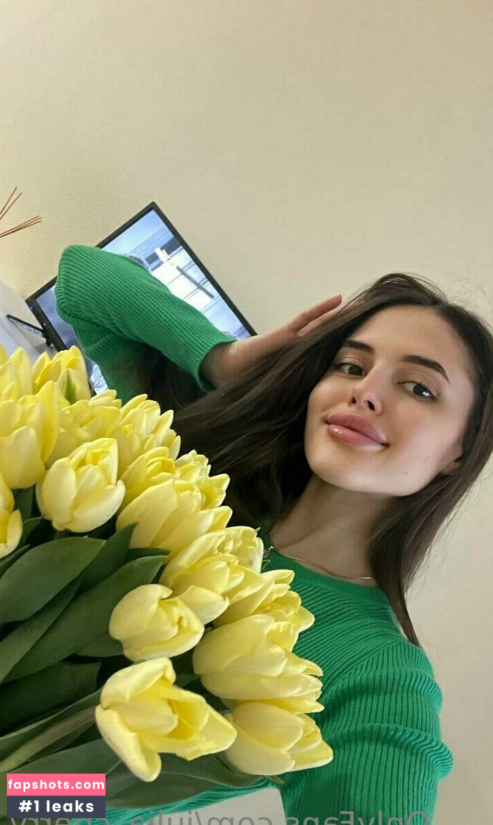 julia_cherry gallery photo #3