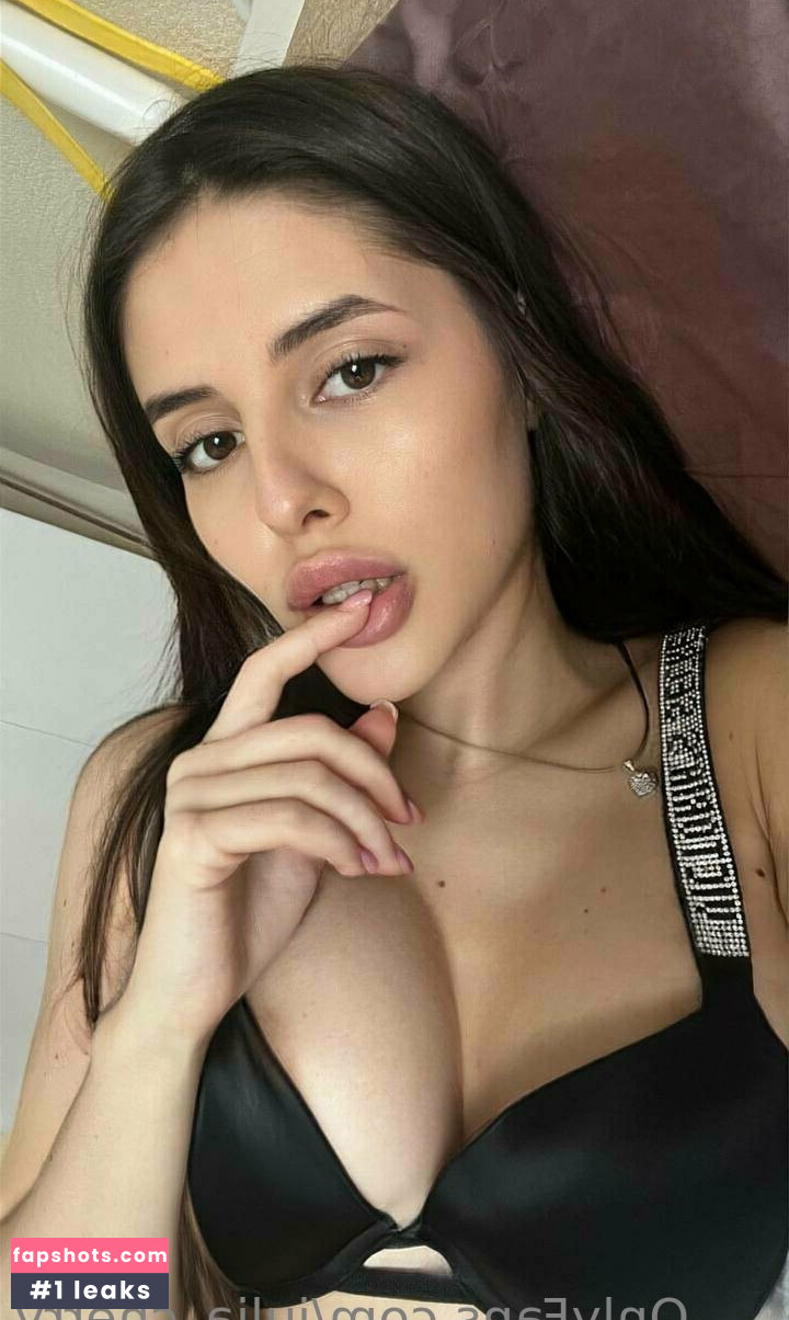 julia_cherry gallery photo #24