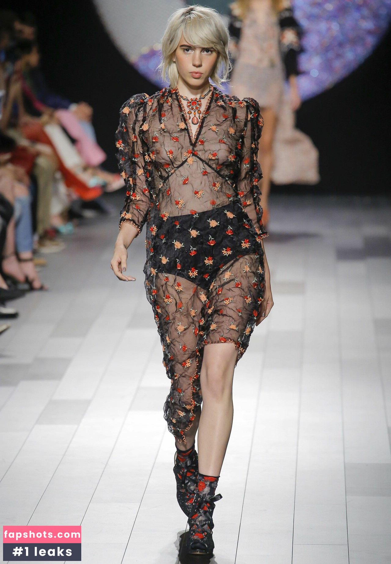 Julia Cumming gallery photo #13