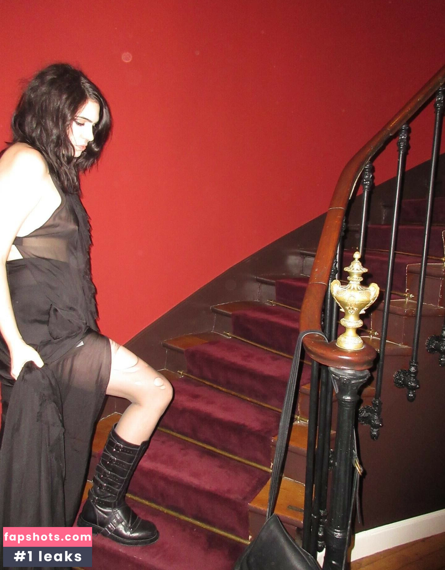 Julia Cumming gallery photo #3