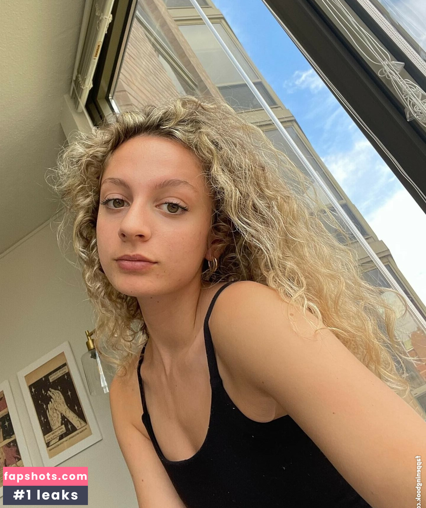 Julia Dicesare gallery photo #20