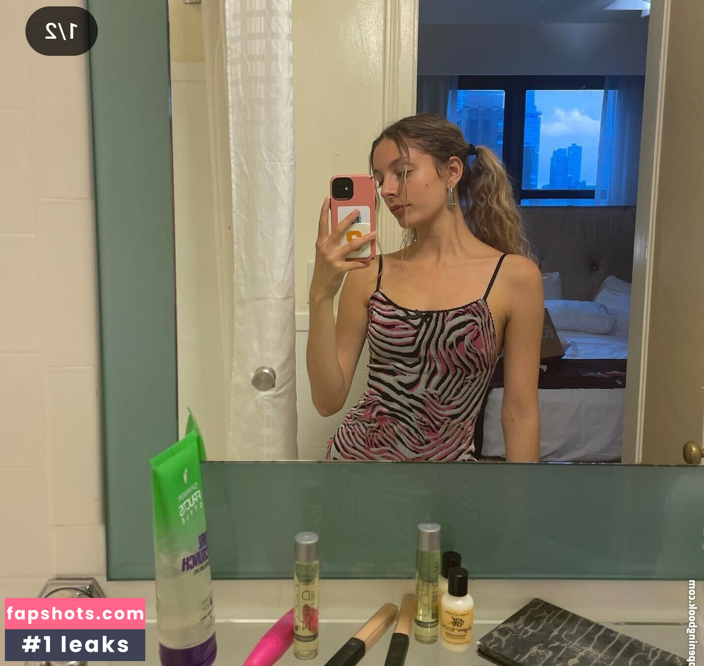 Julia Dicesare gallery photo #22