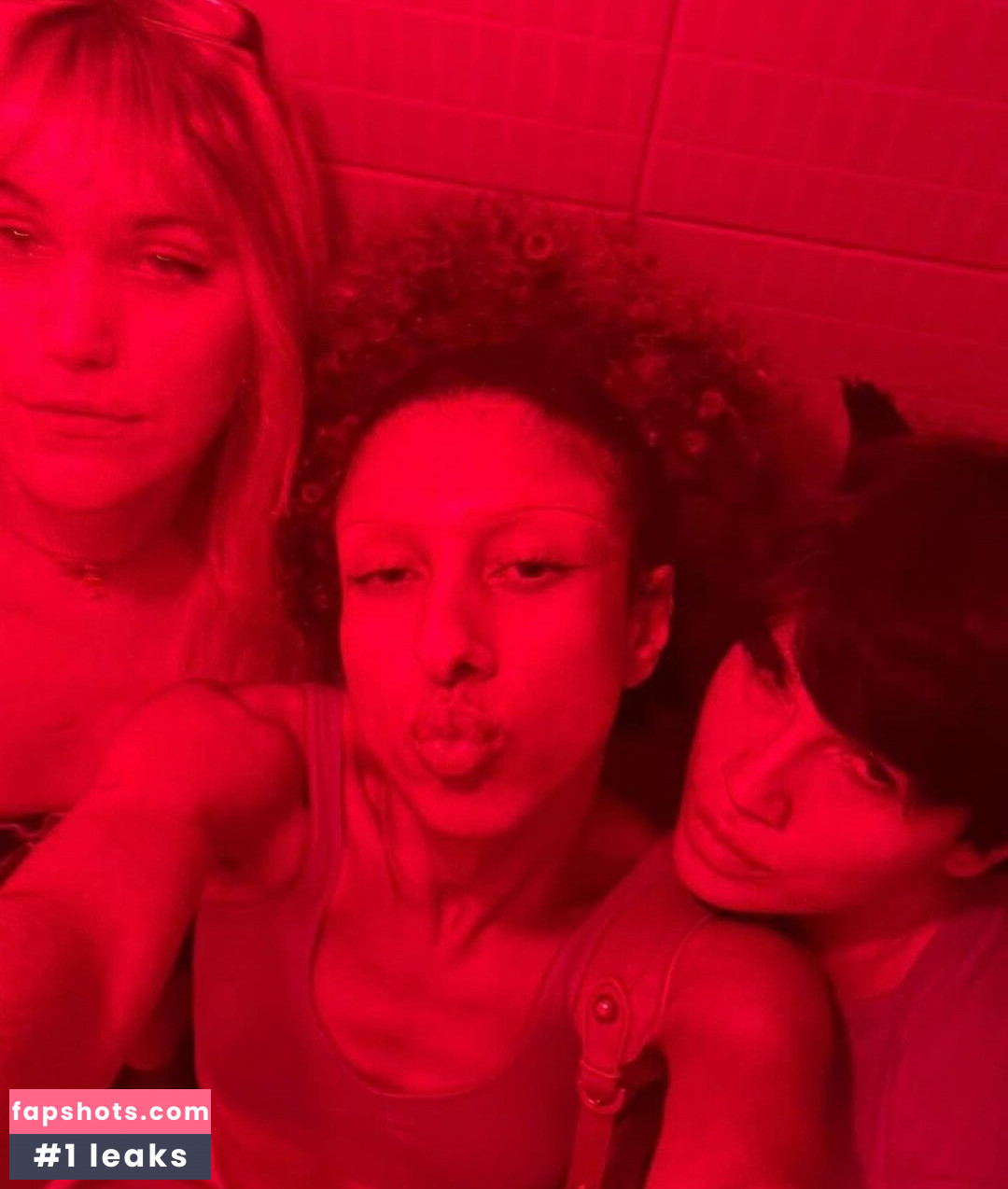 Julia Diotti gallery photo #13