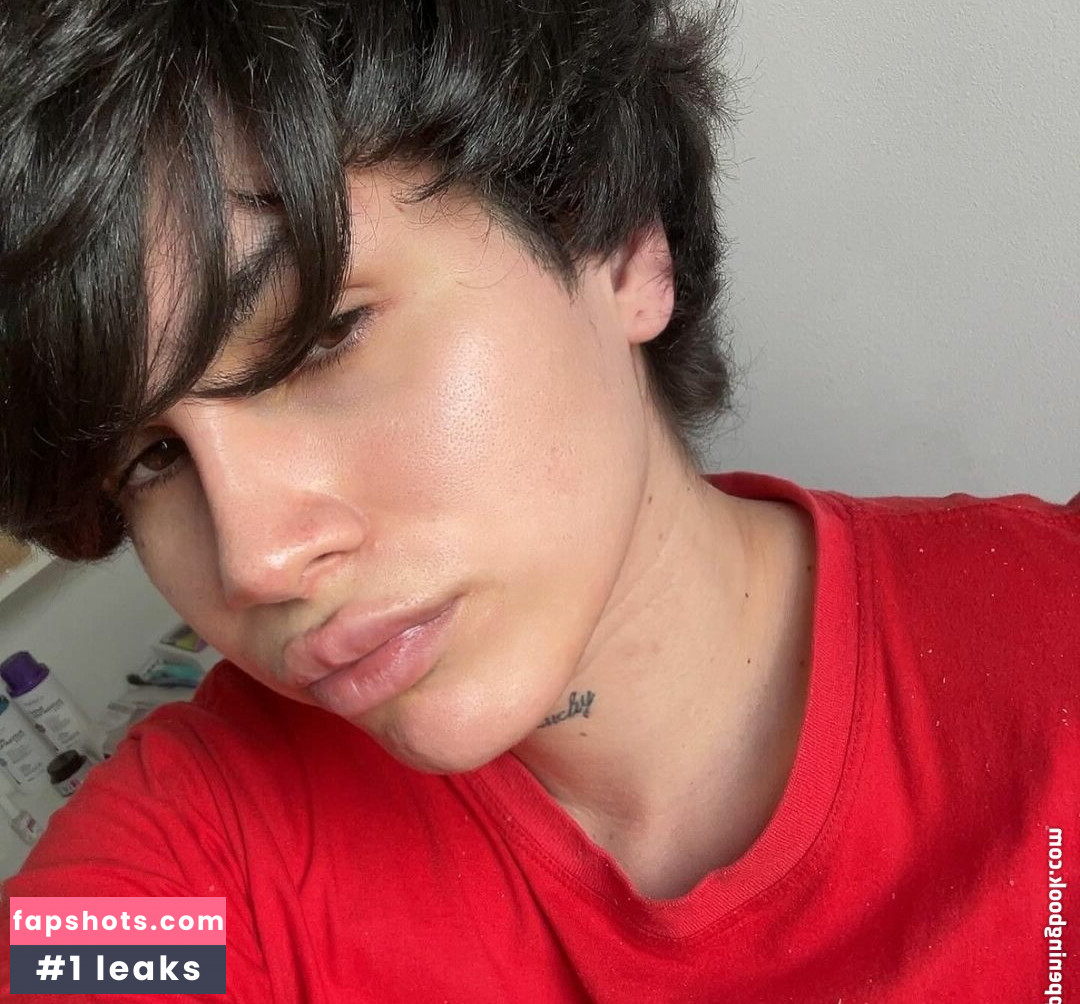 Julia Diotti gallery photo #16