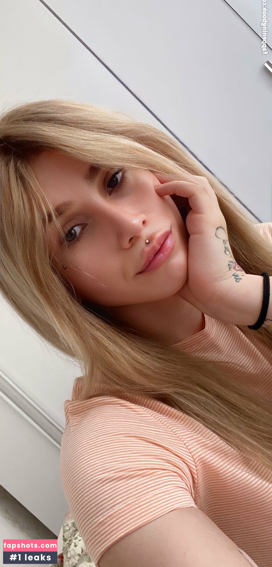 Julia Diotti gallery photo #49