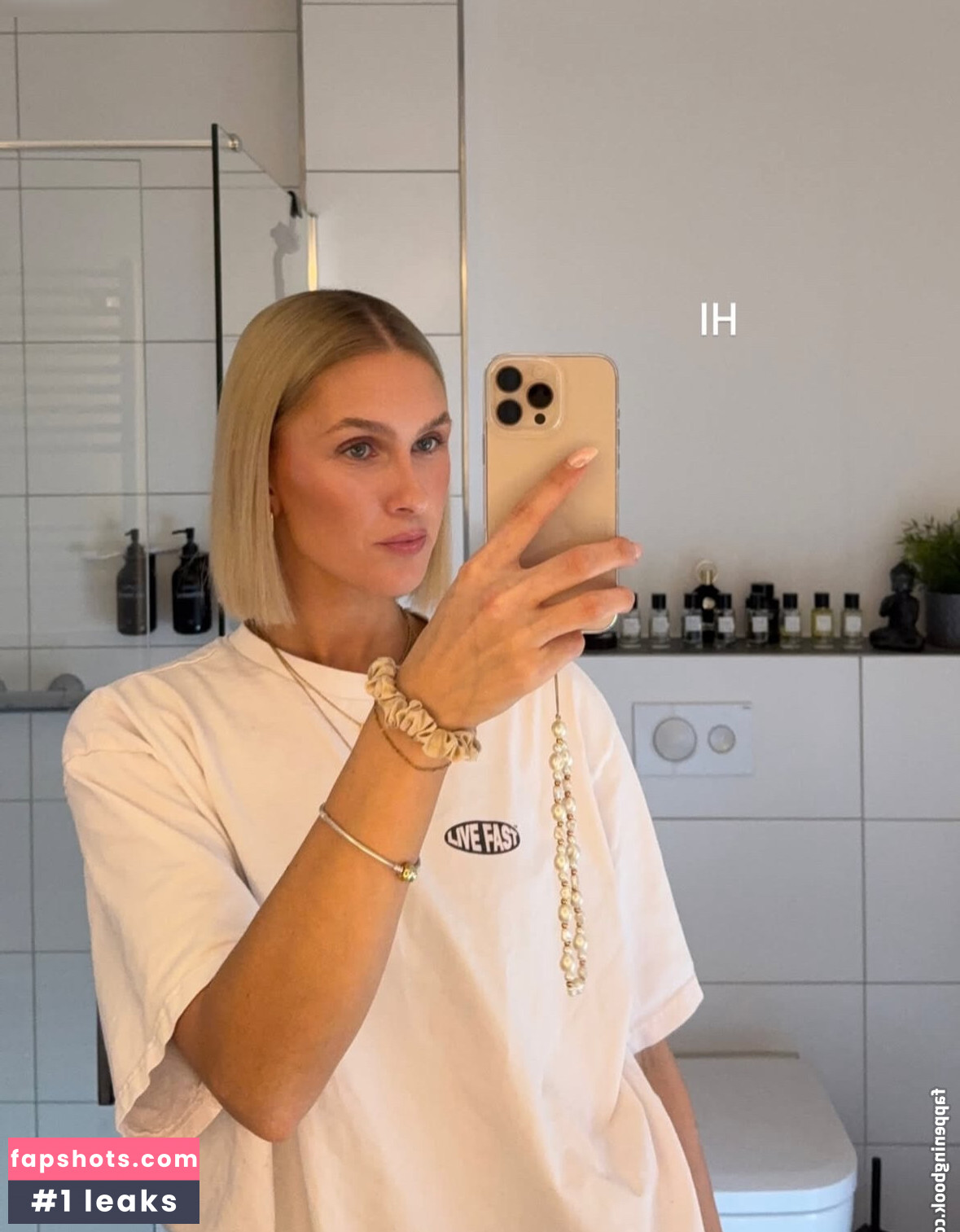 Julia Dröge gallery photo #21