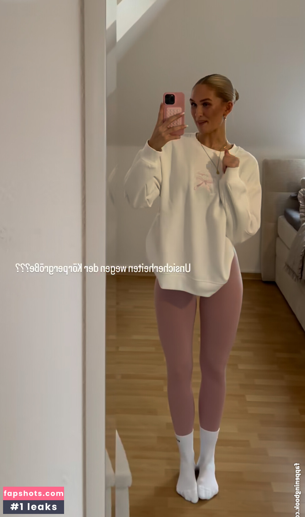 Julia Dröge gallery photo #23