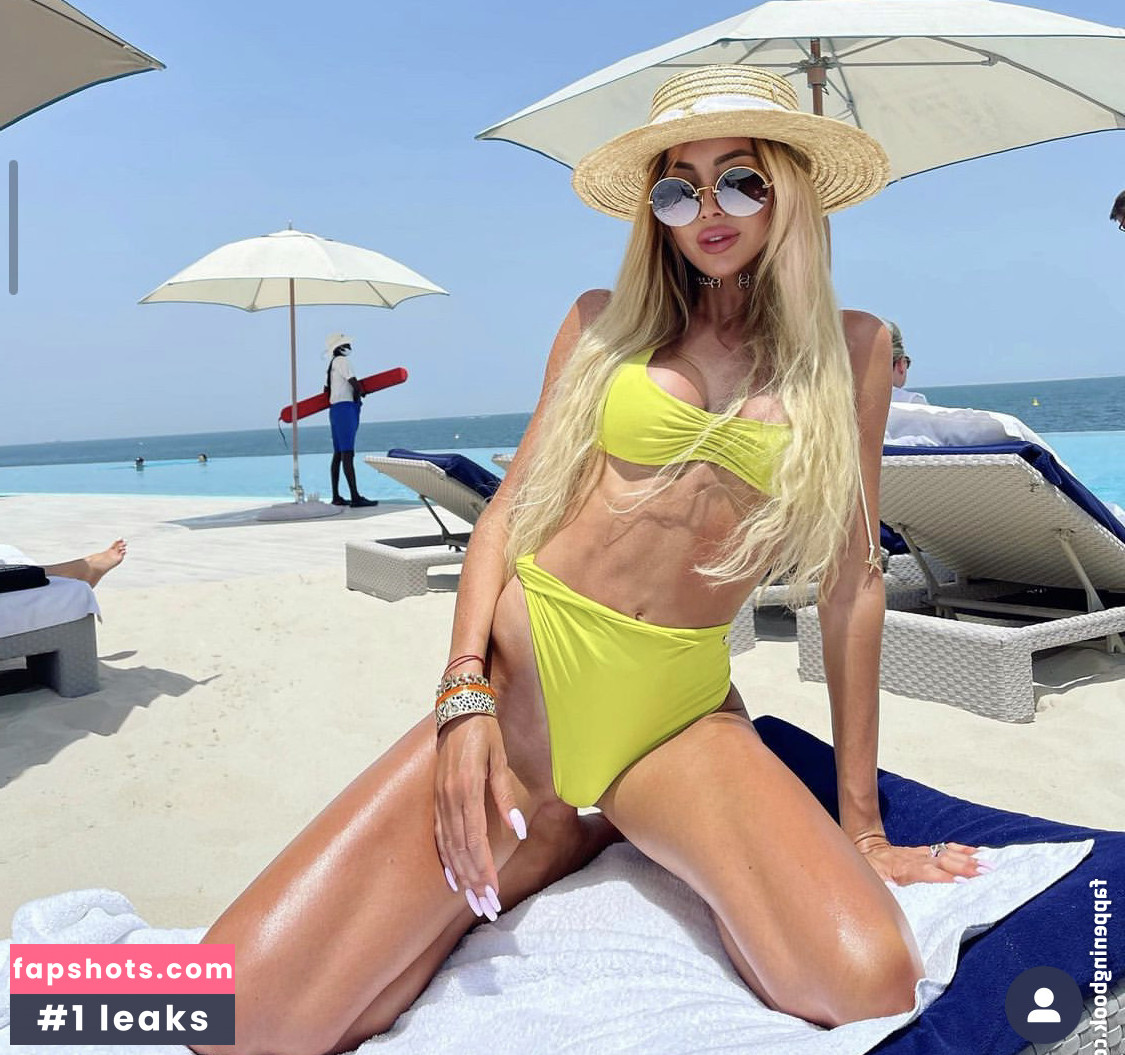 Julia Dybowska gallery photo #5