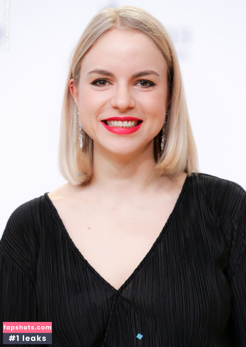 Julia Engelmann Nude Leaks OnlyFans Photos #6 - LeakJerk