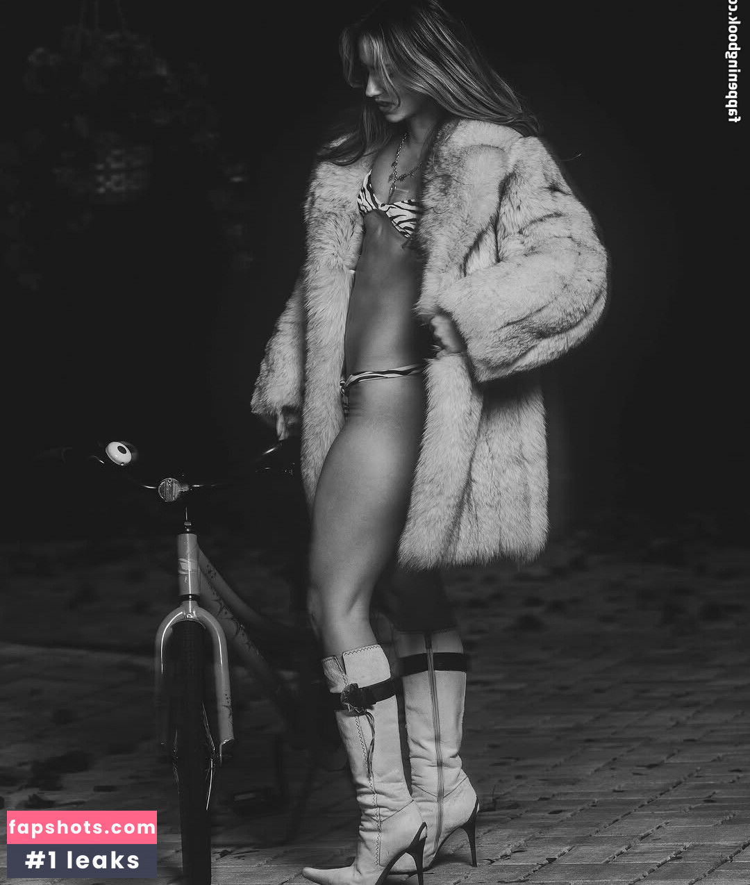 Julia Ernst Nude Leaks OnlyFans Photos #30 - LeakJerk