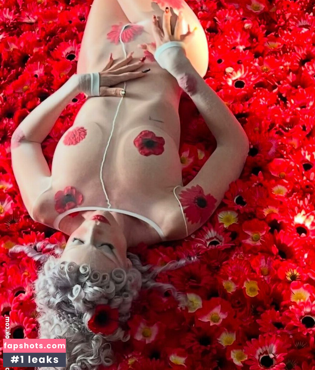 Julia Fox gallery photo #110