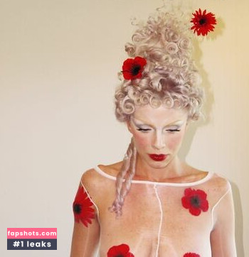 Julia Fox gallery photo #115