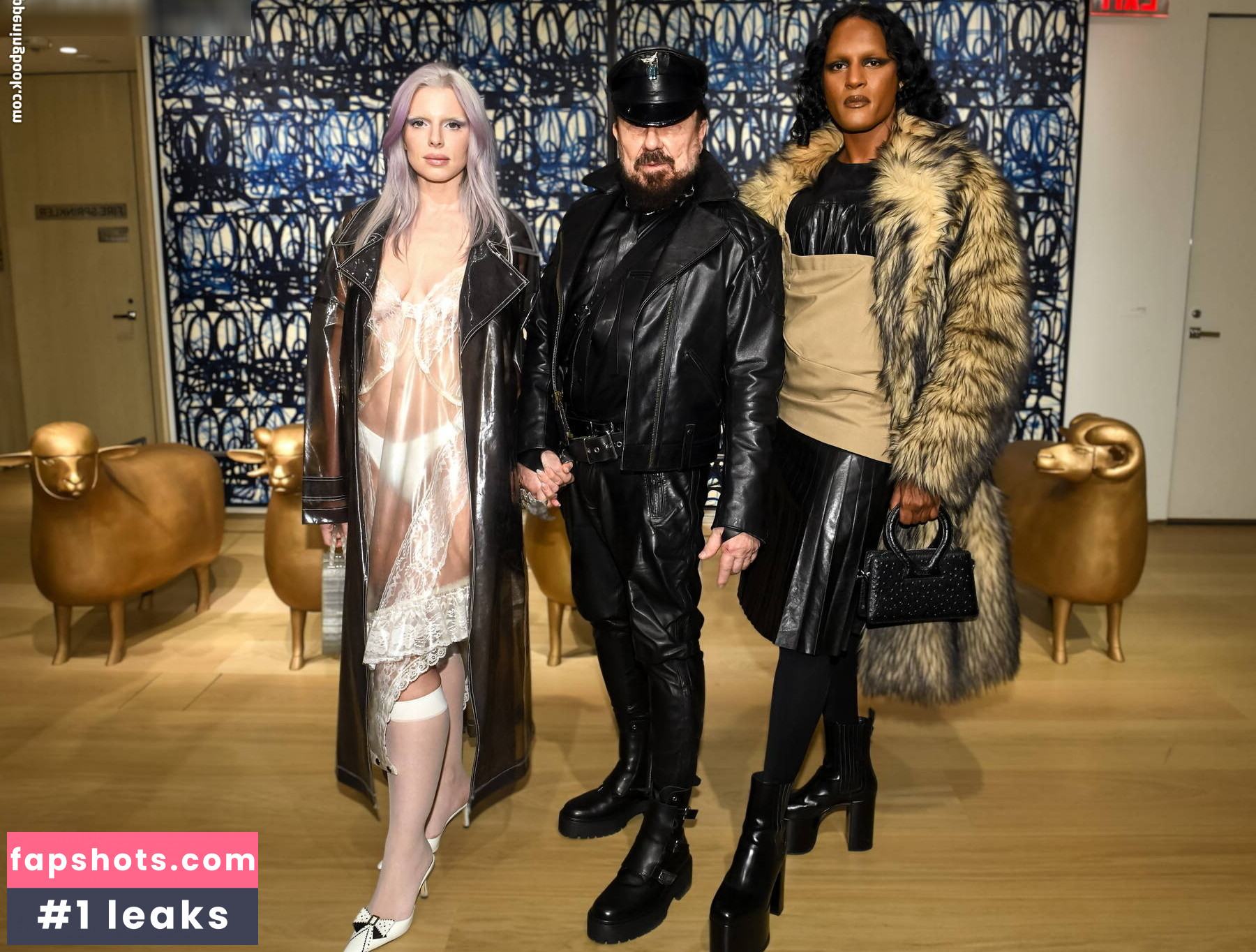 Julia Fox gallery photo #15