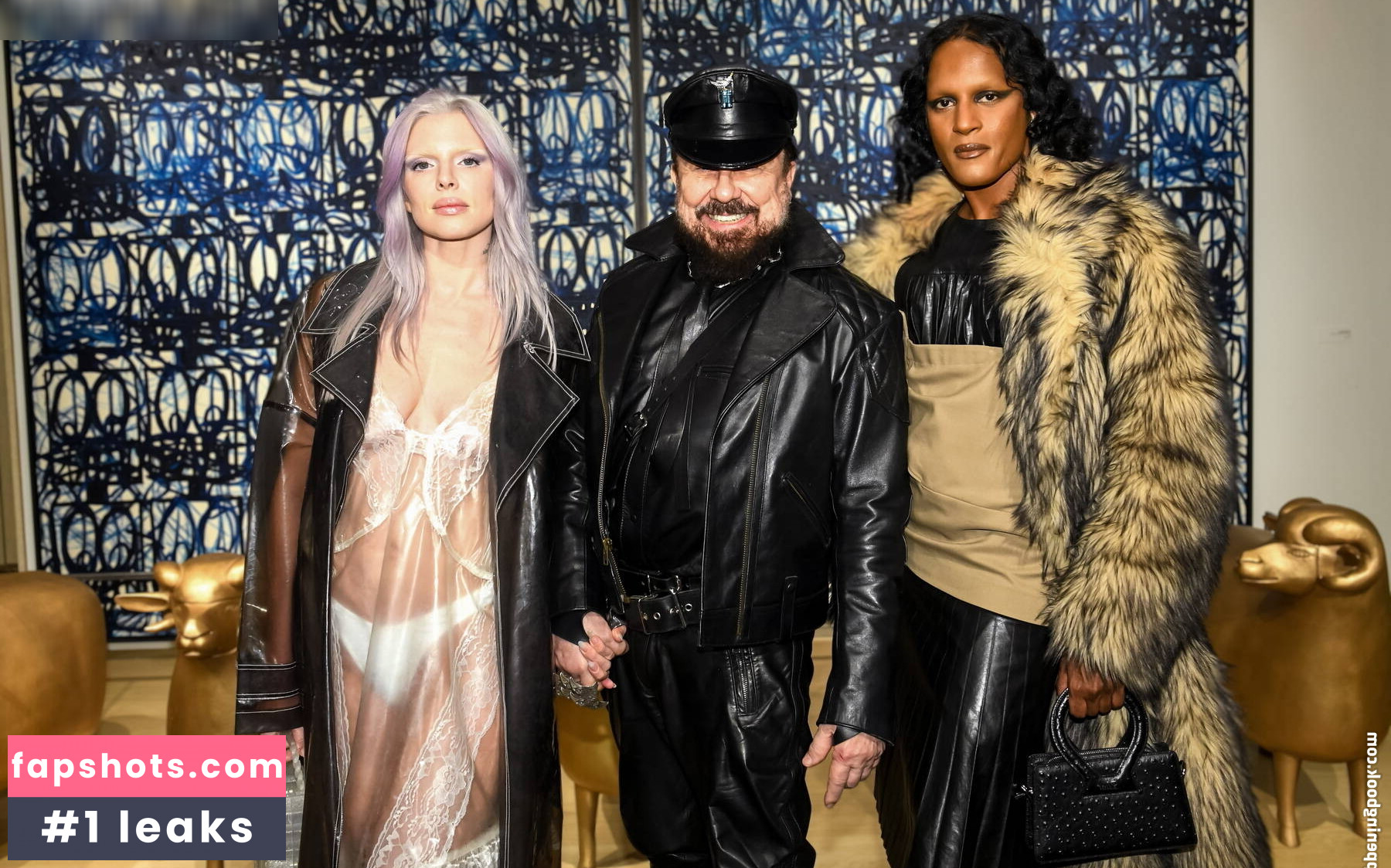 Julia Fox gallery photo #16