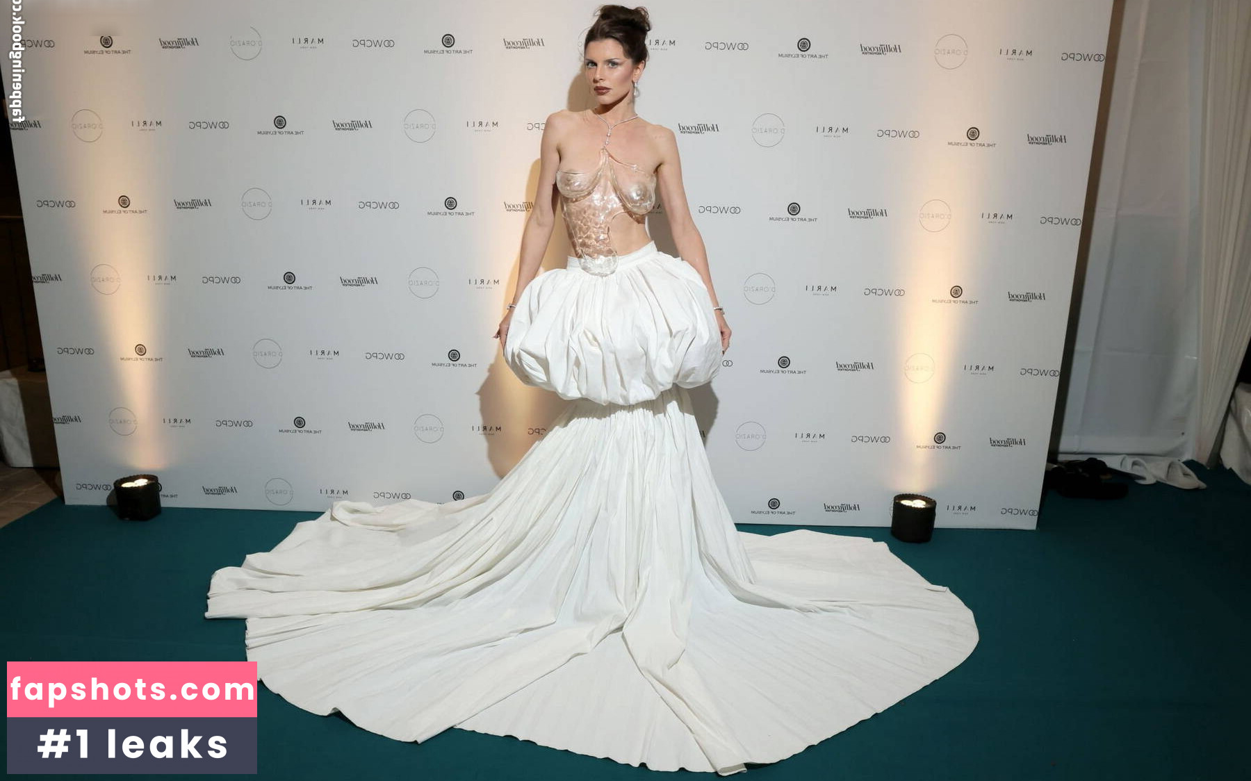 Julia Fox gallery photo #7