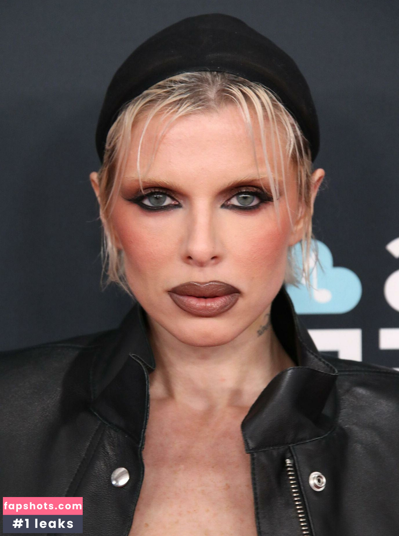 Julia Fox gallery photo #62