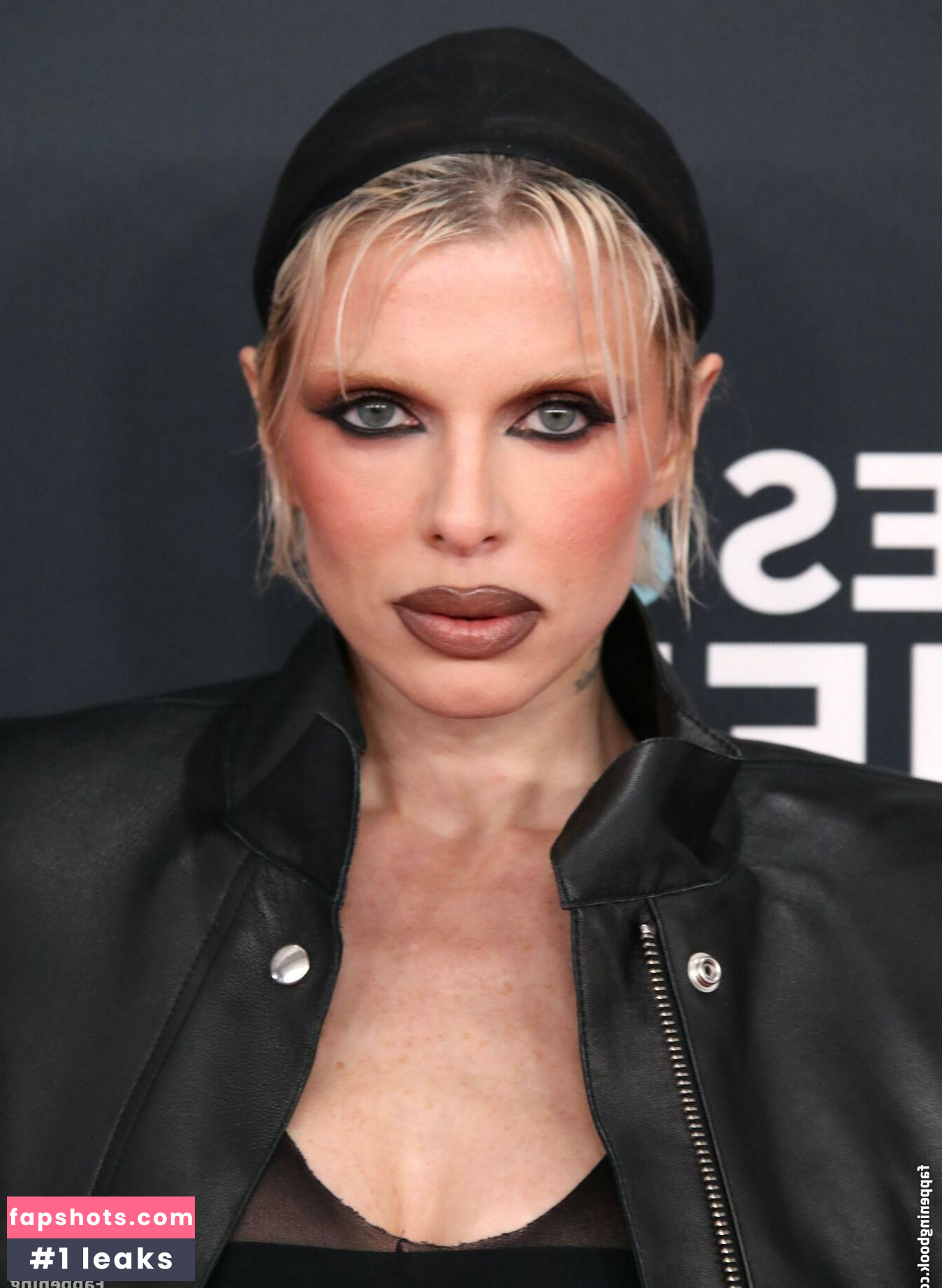 Julia Fox gallery photo #63