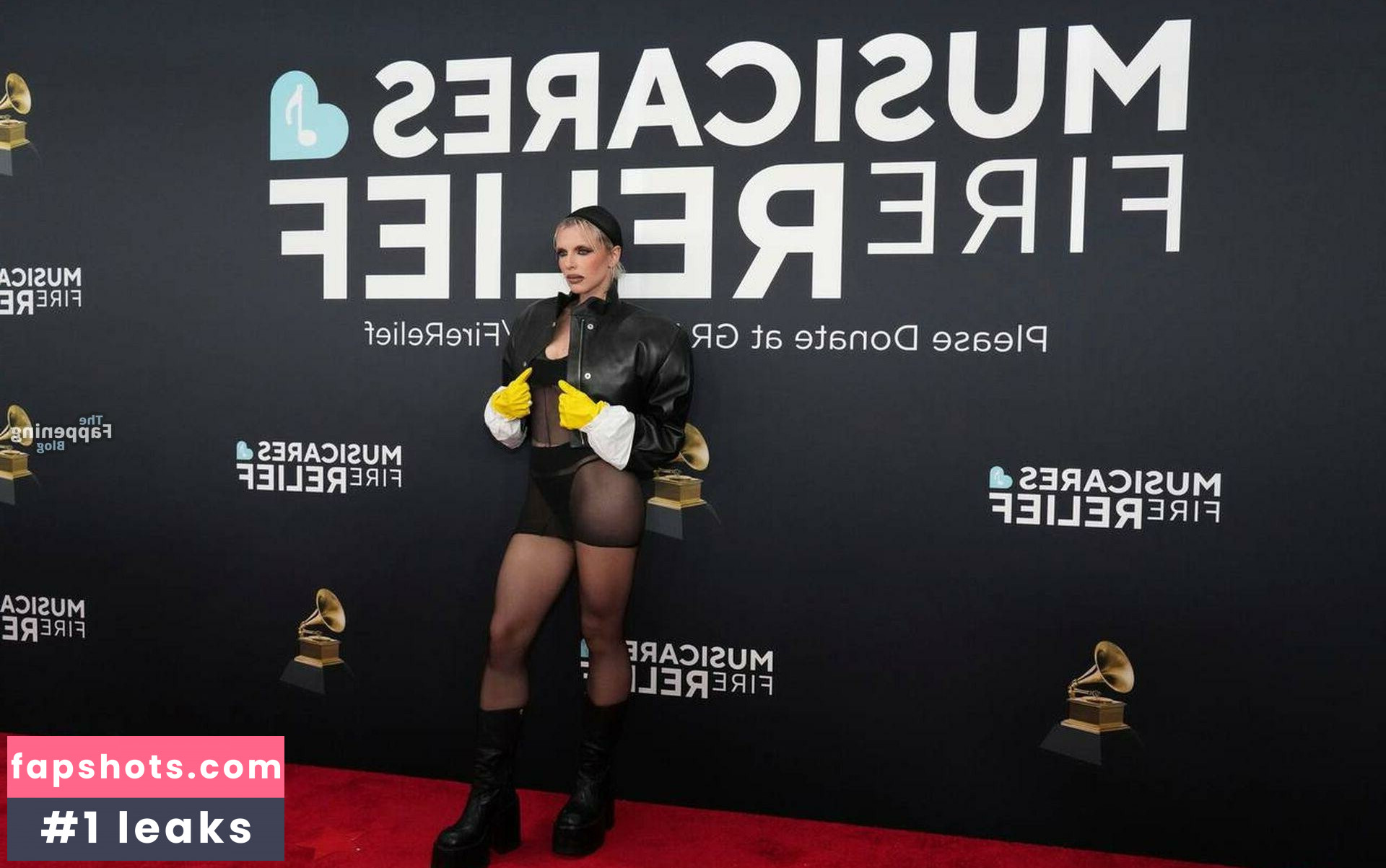 Julia Fox gallery photo #72