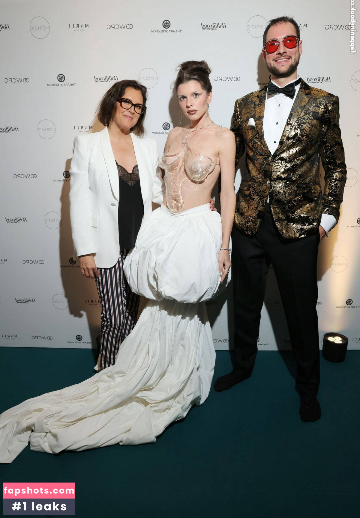 Julia Fox gallery photo #9