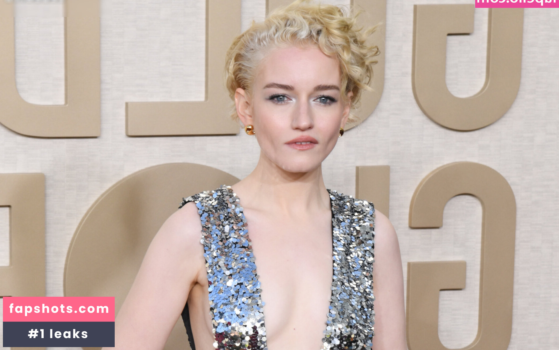 Julia Garner Nude Leaks OnlyFans Photos #80 - LeakJerk