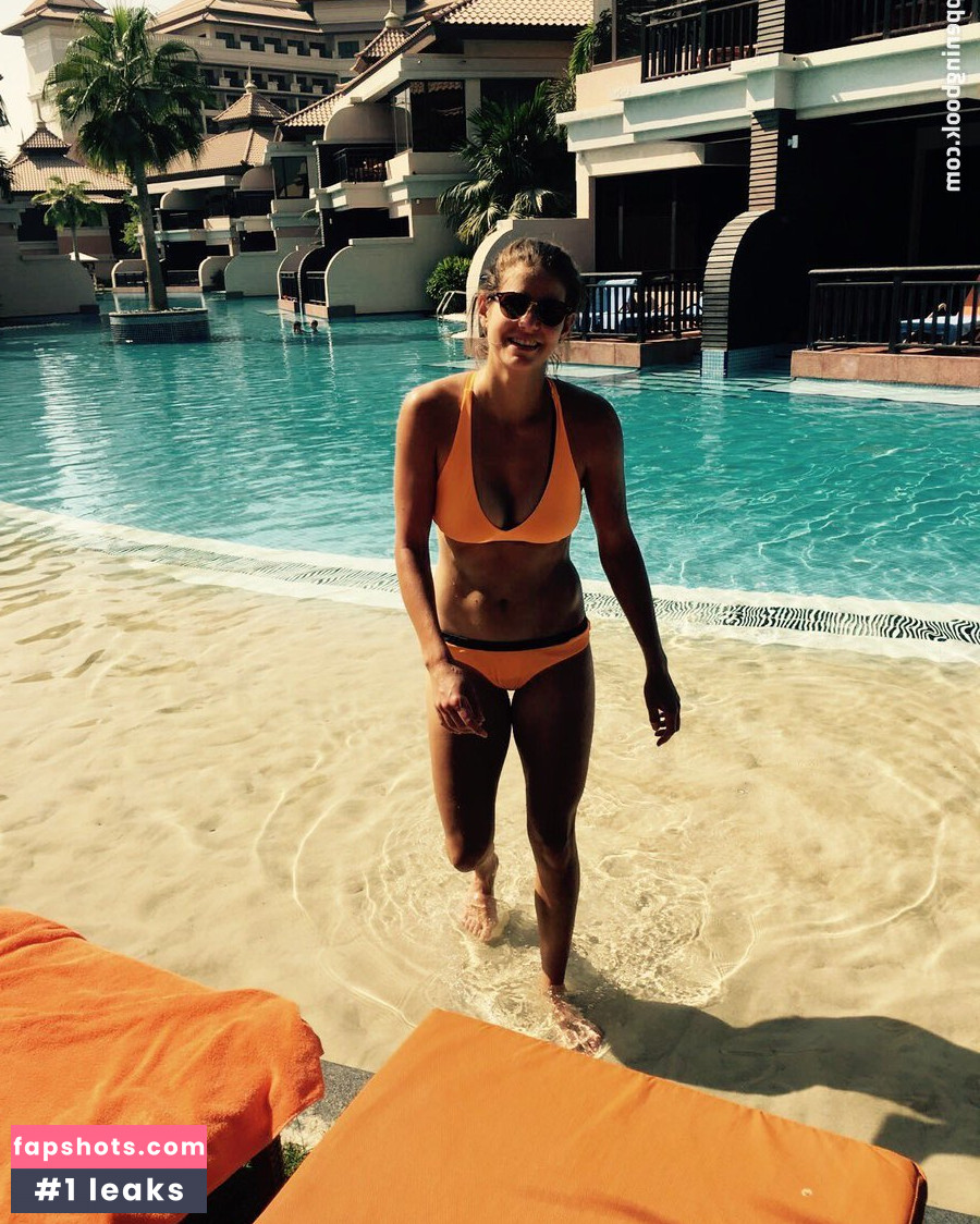 Julia Goerges nude babe gallery