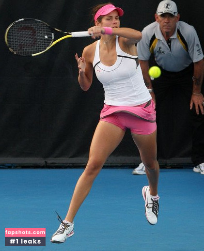 Julia Goerges gallery photo #4