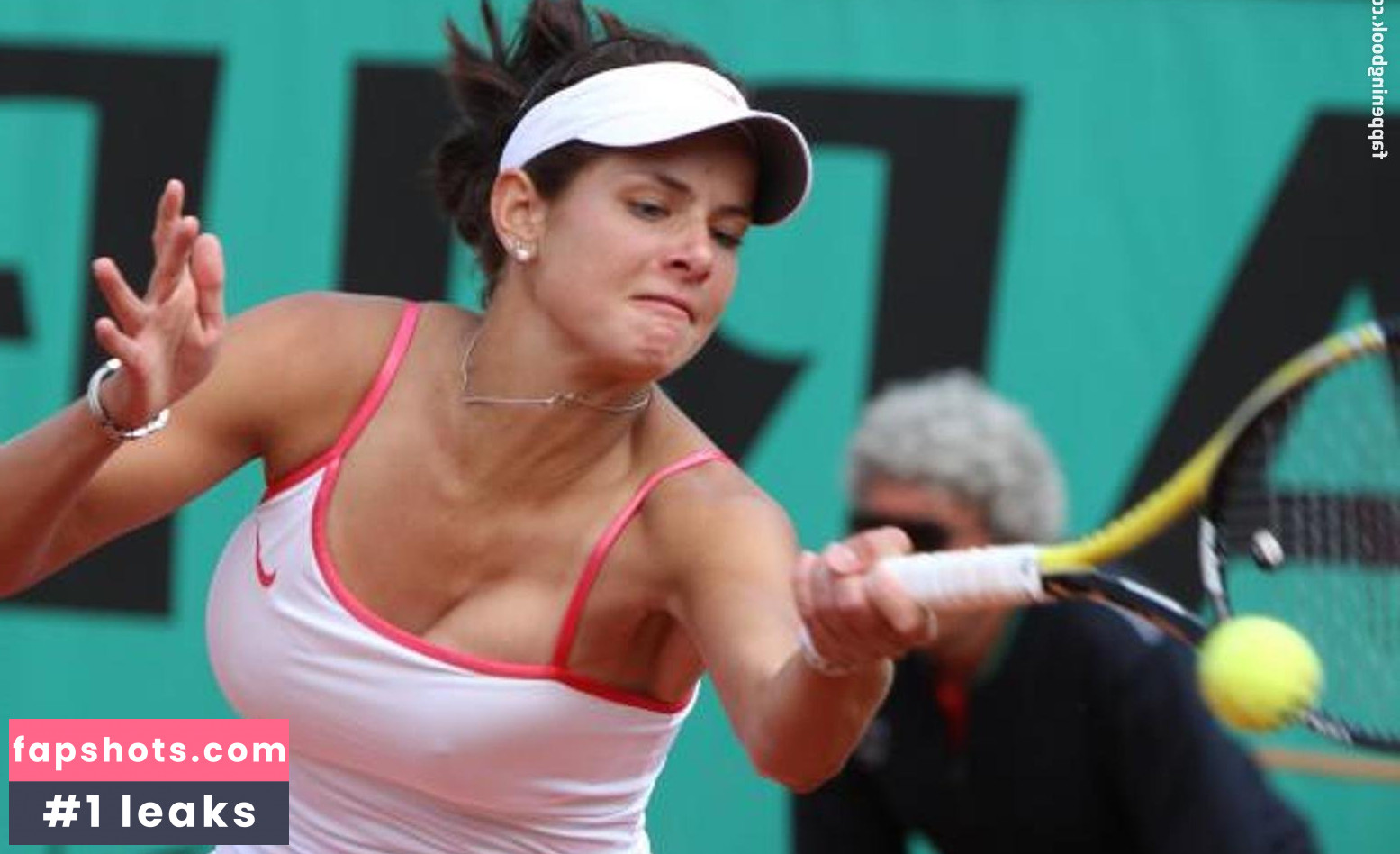 Julia Goerges gallery photo #9