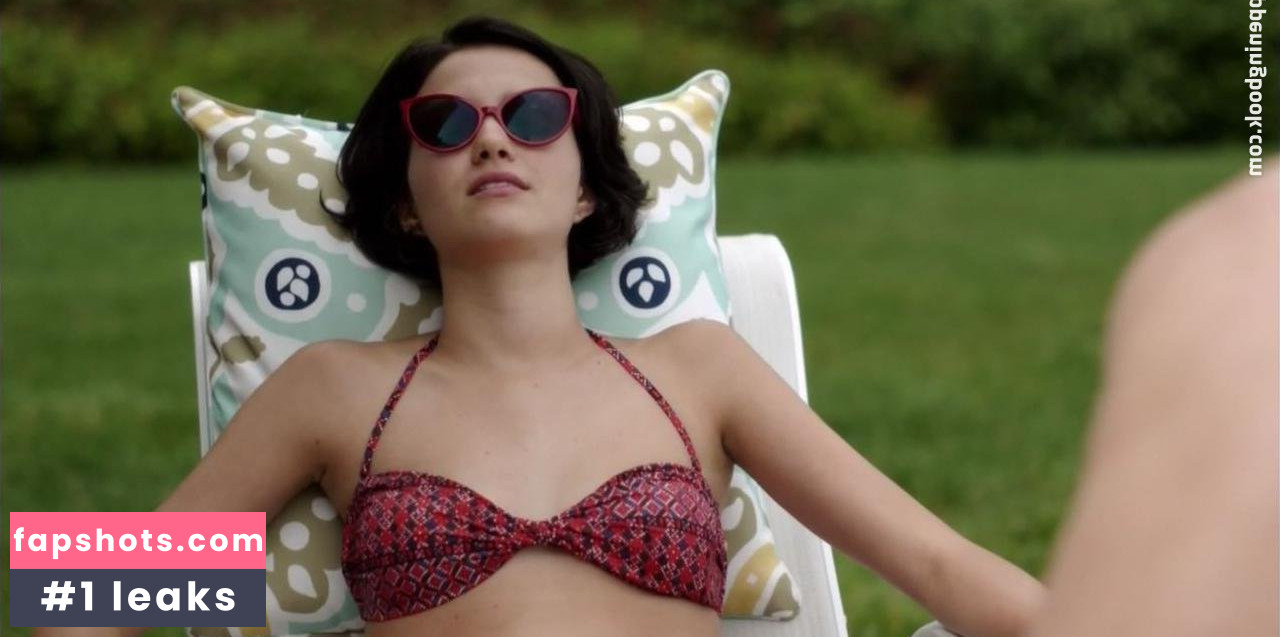 Julia Goldani Telles gallery photo #2