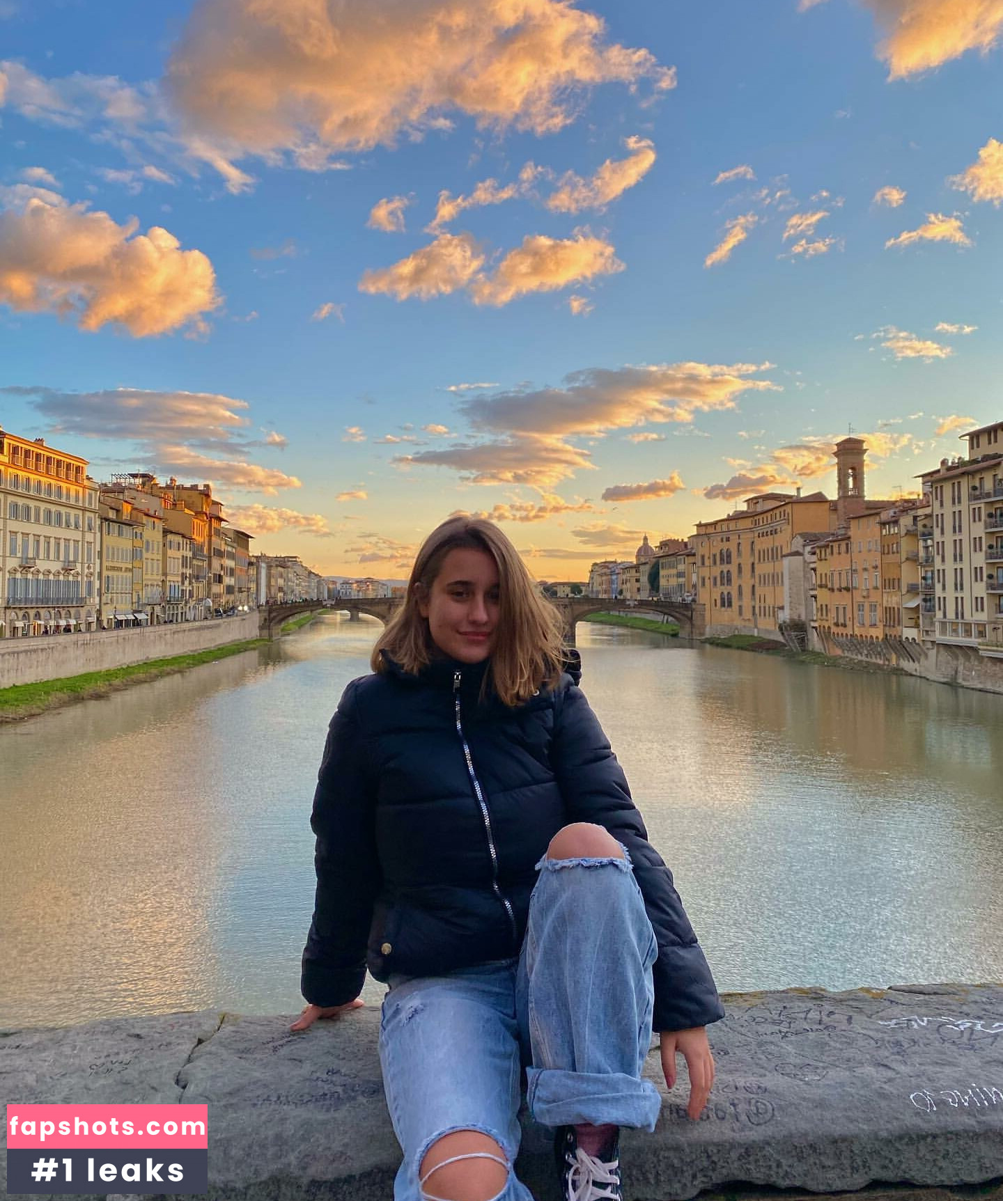 Julia Gomez gallery photo #36