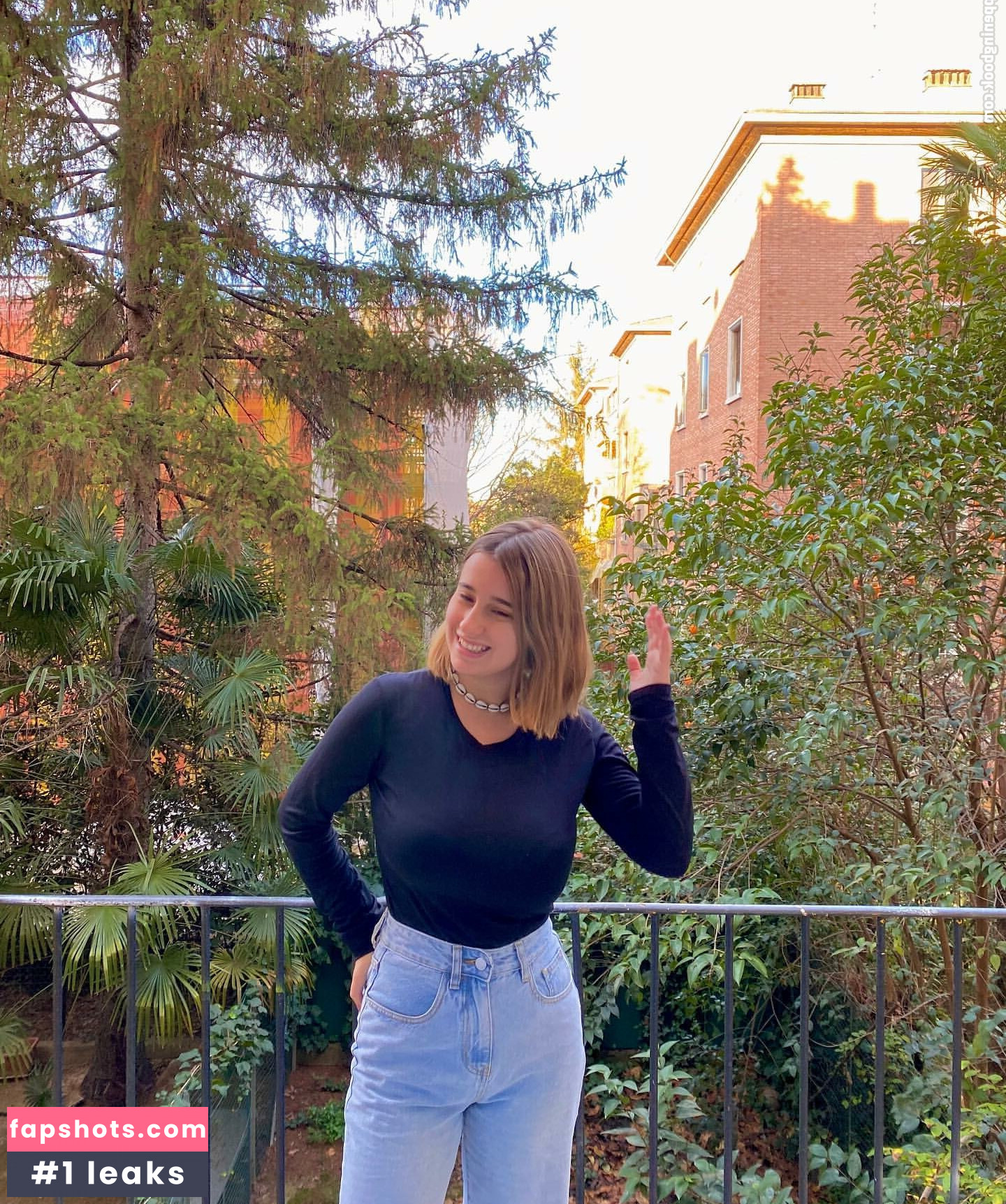 Julia Gomez gallery photo #41