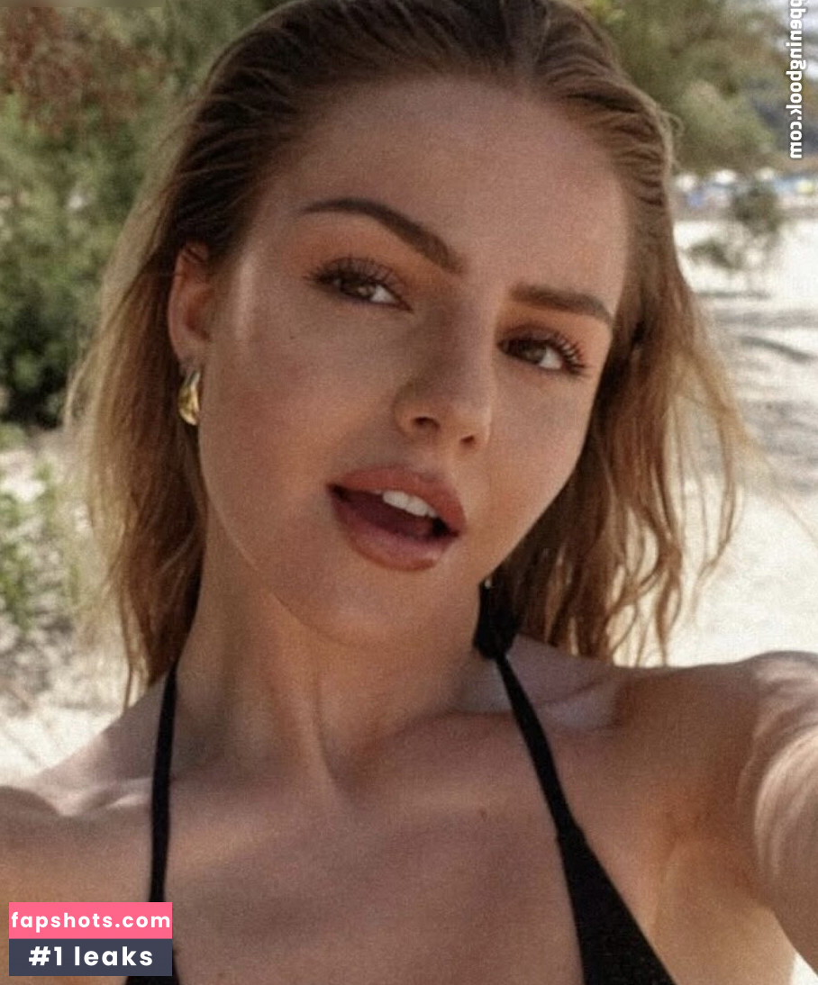 Julia Haller gallery photo #3